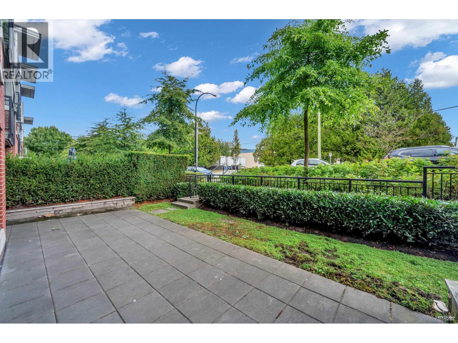 Photo 13 of 125 7088 14th Avenue, Burnaby BC