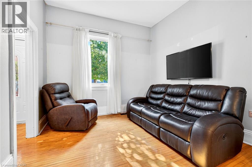 Photo 29 of 231 Emerald Street N, Hamilton ON