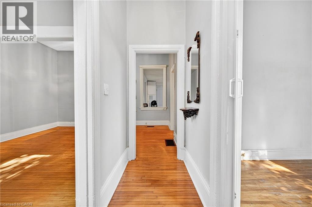 Photo 13 of 231 Emerald Street N, Hamilton ON
