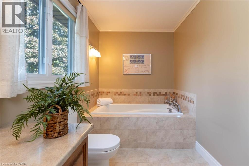Photo 4 of 1416 Progreston Road, Hamilton ON