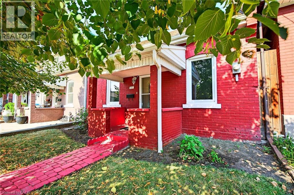 Photo 12 of 231 Emerald Street N, Hamilton ON