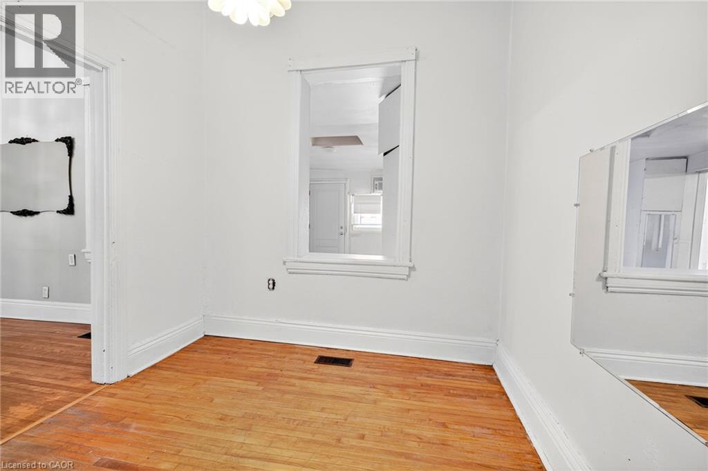 Photo 10 of 231 Emerald Street N, Hamilton ON