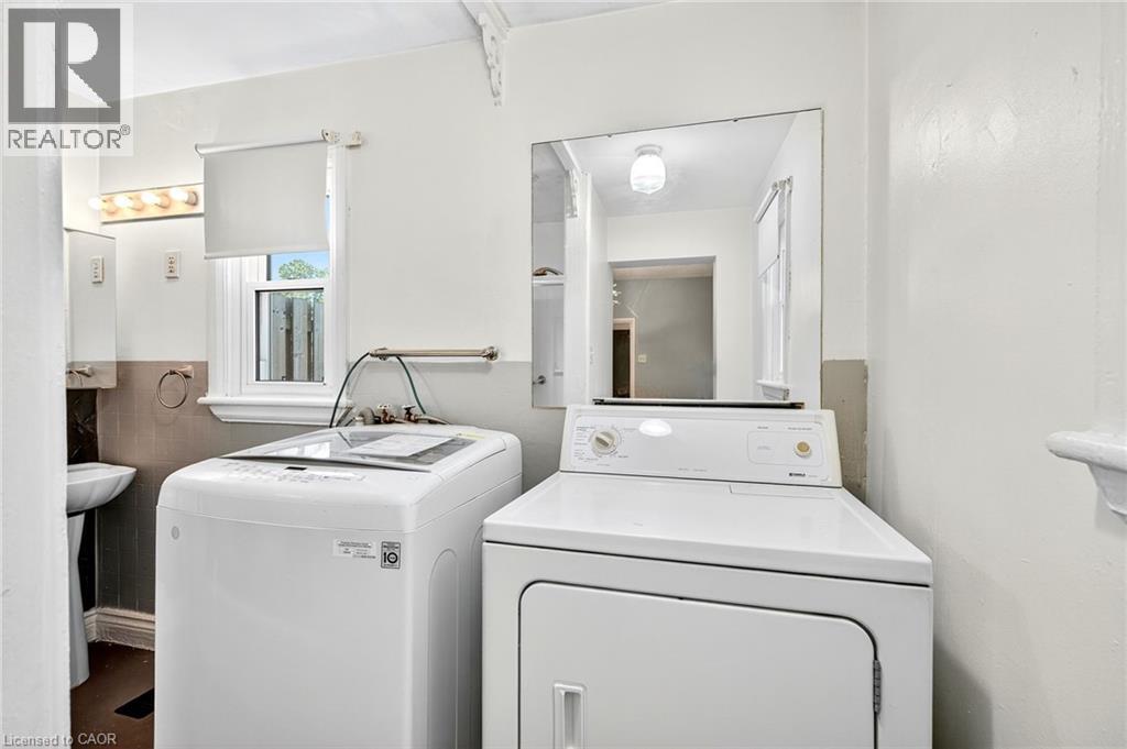 Photo 19 of 231 Emerald Street N, Hamilton ON
