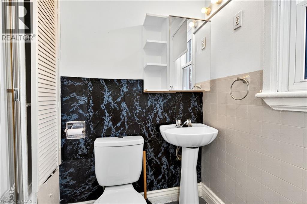 Photo 9 of 231 Emerald Street N, Hamilton ON