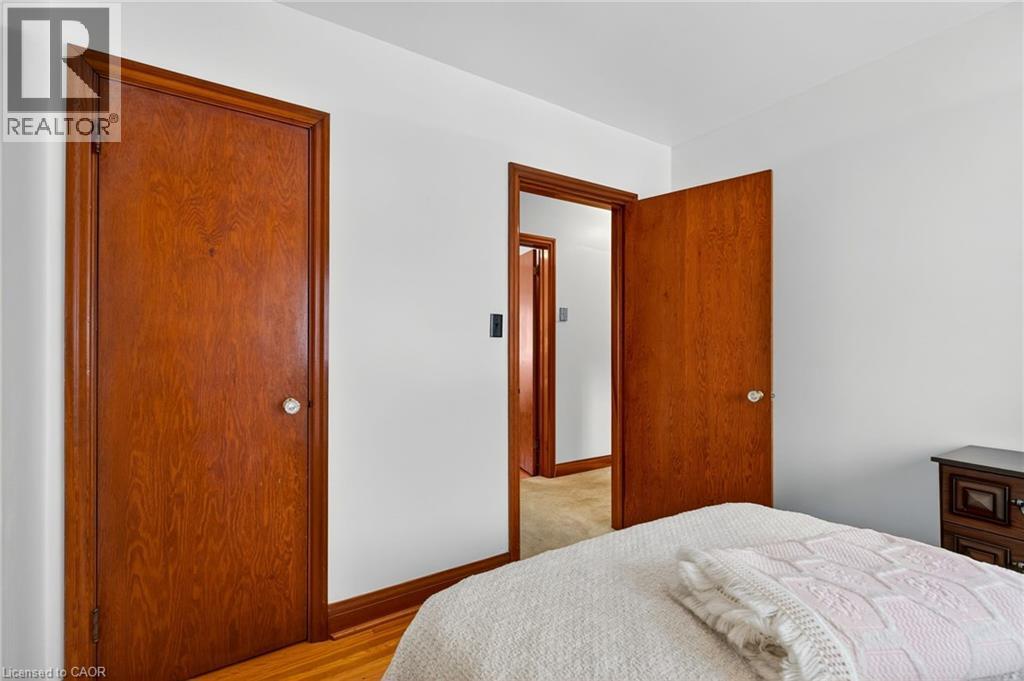Photo 4 of 961 Danforth Avenue, Burlington ON