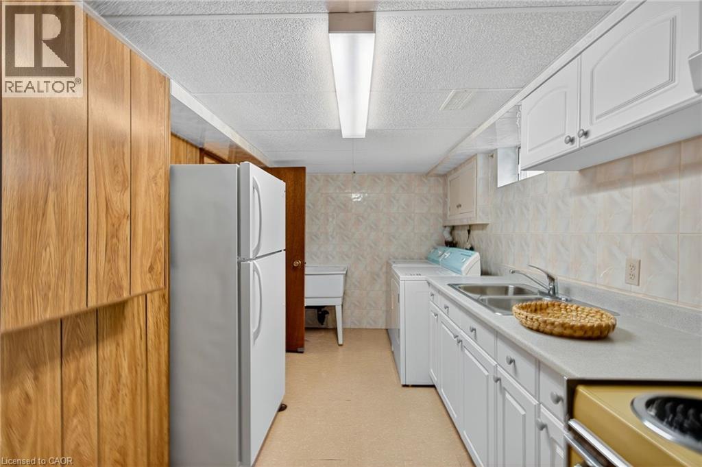 Photo 23 of 961 Danforth Avenue, Burlington ON