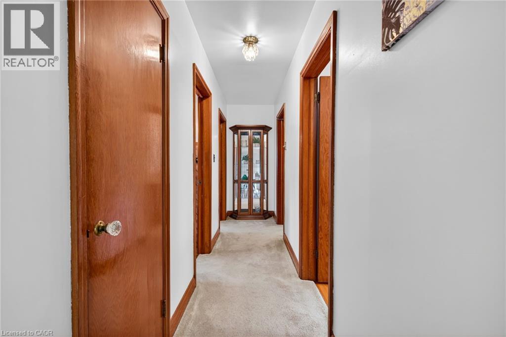 Photo 8 of 961 Danforth Avenue, Burlington ON