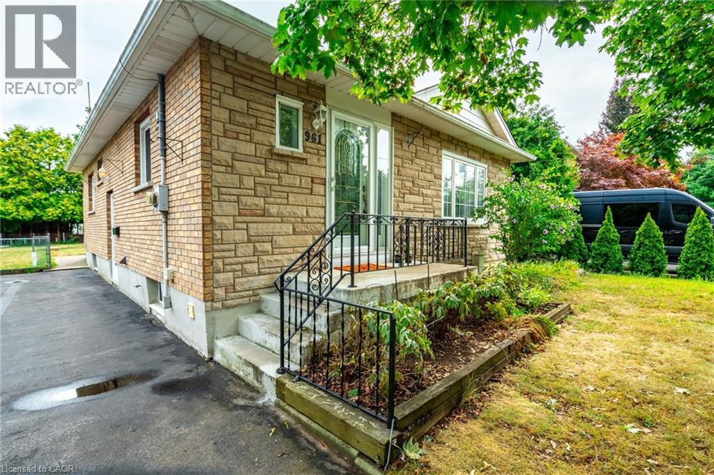 Photo 13 of 961 Danforth Avenue, Burlington ON