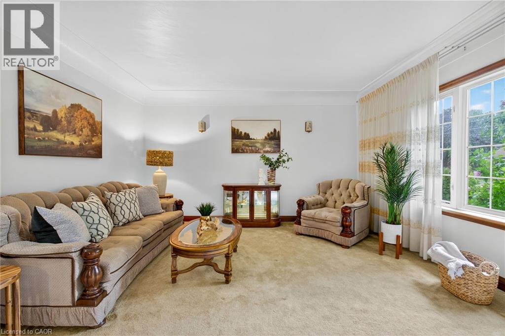 Photo 9 of 961 Danforth Avenue, Burlington ON