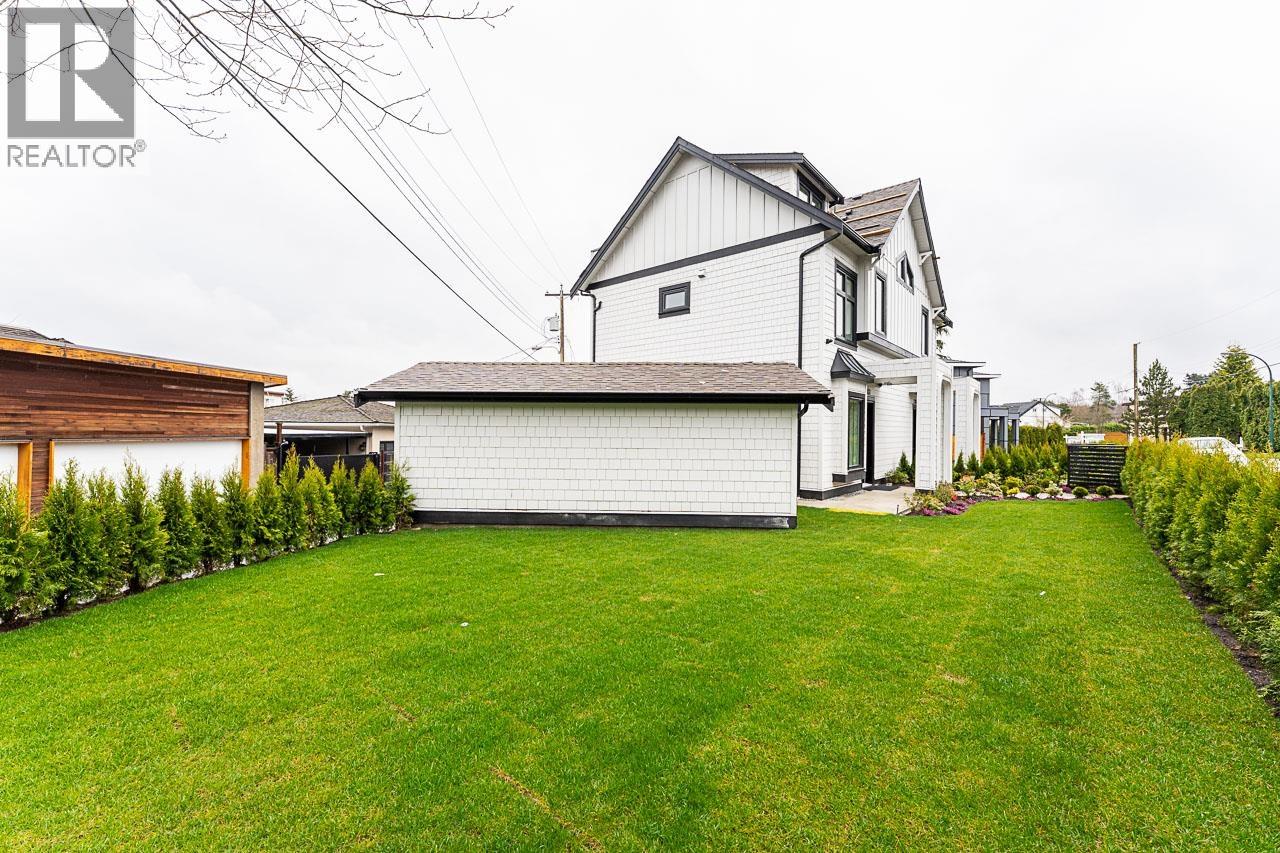 Photo 3 of 2 2837 Oliver Crescent, Vancouver BC