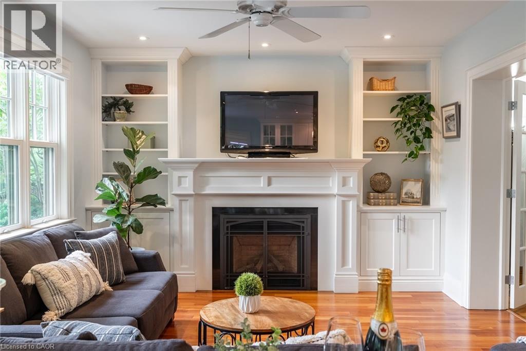 Photo 2 of 158 Dalewood Crescent, Hamilton ON