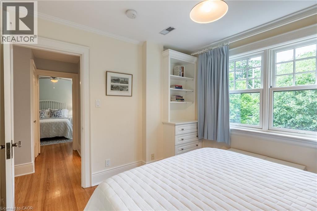 Photo 8 of 158 Dalewood Crescent, Hamilton ON