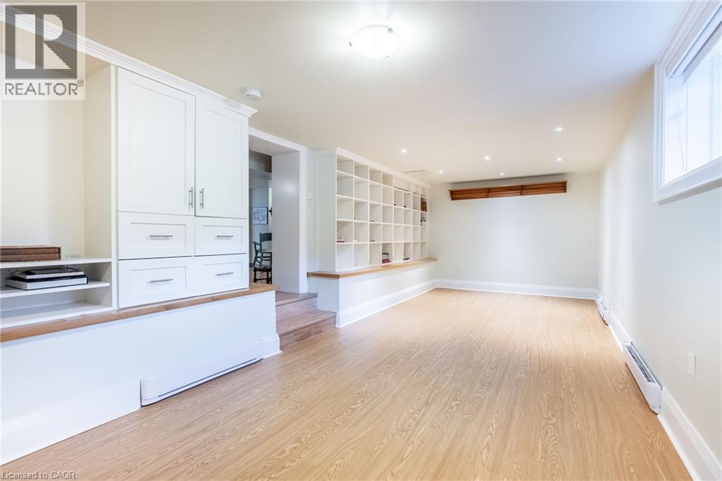 Photo 32 of 158 Dalewood Crescent, Hamilton ON