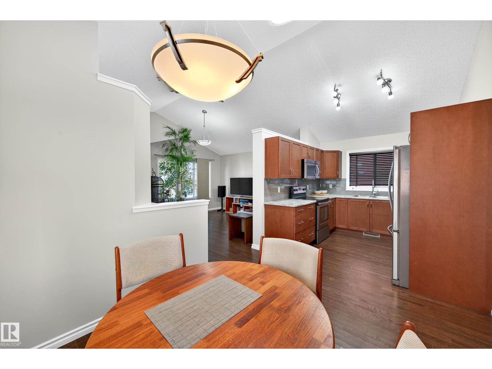 Photo 16 of 3327 Weidle Wy Sw, Edmonton AB