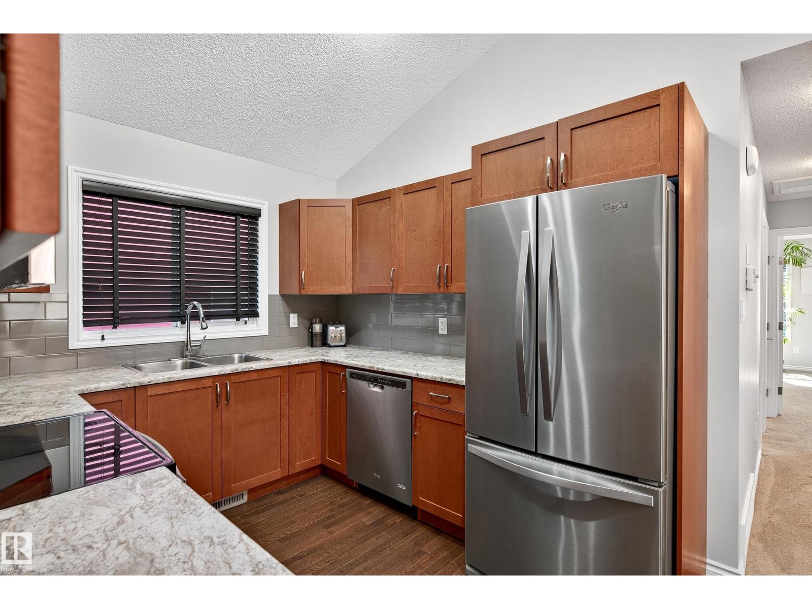 Photo 17 of 3327 Weidle Wy Sw, Edmonton AB