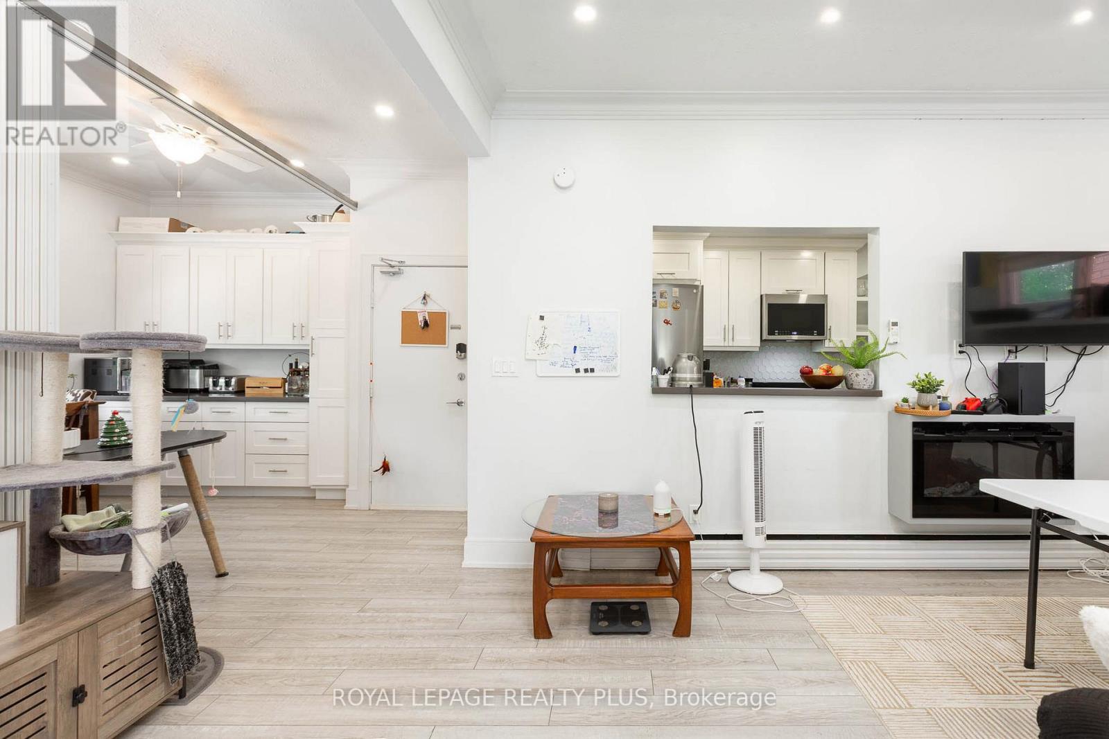 Photo 27 of 2 1 Elmwood Avenue S, Mississauga ON