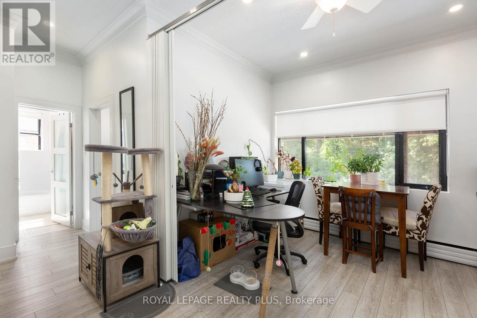 Photo 15 of 2 1 Elmwood Avenue S, Mississauga ON