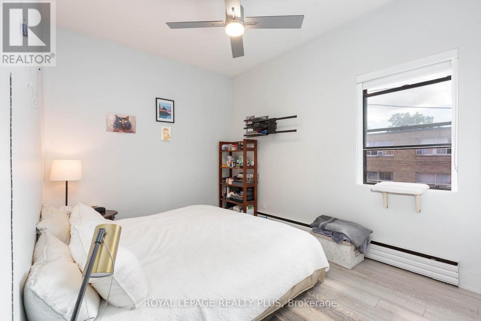 Photo 16 of 2 1 Elmwood Avenue S, Mississauga ON