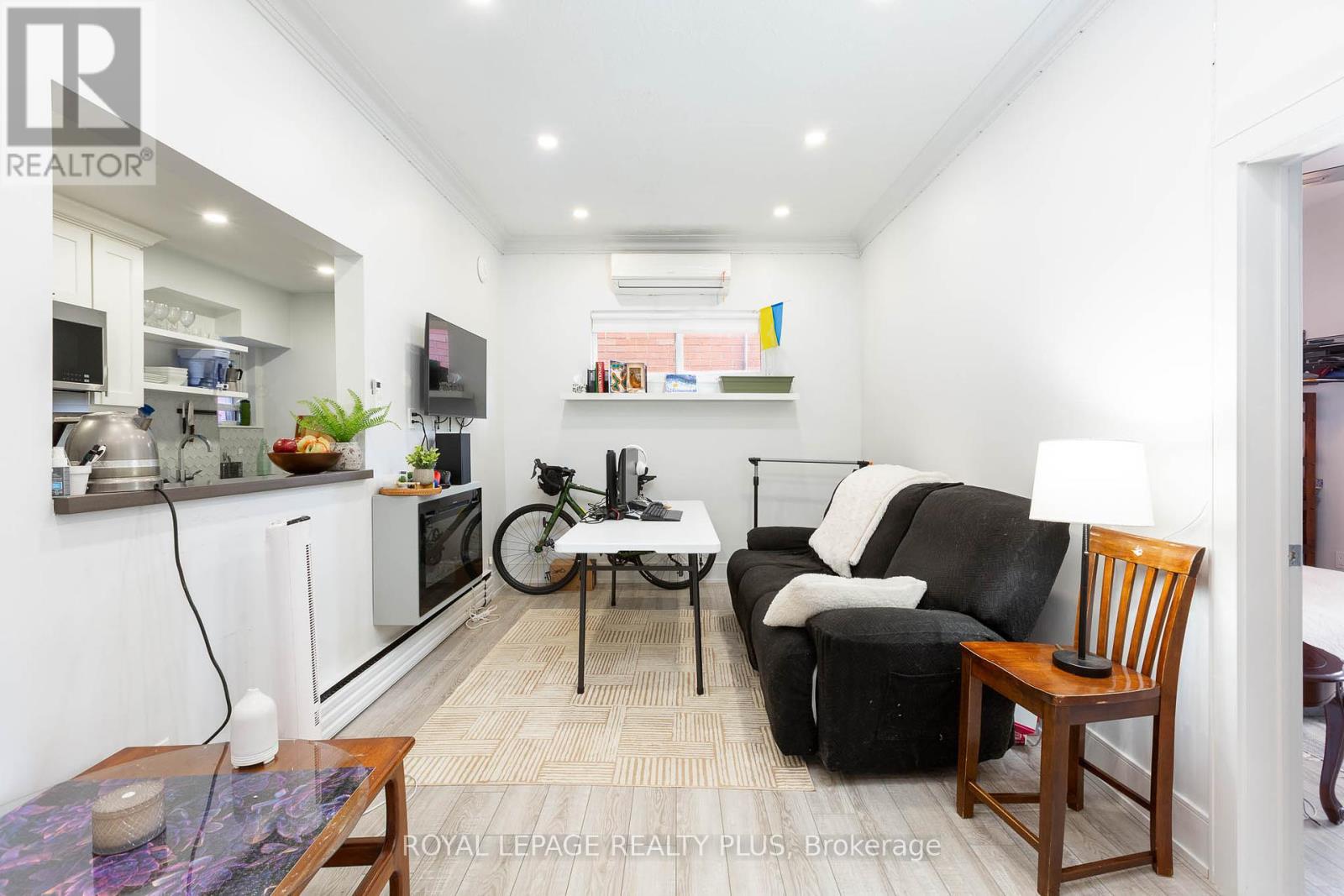 Photo 18 of 2 1 Elmwood Avenue S, Mississauga ON