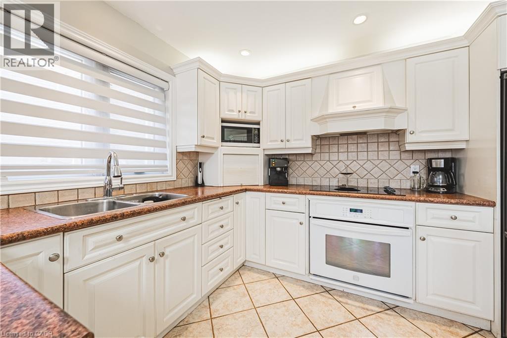 Photo 12 of 65 Mount Pleasant Drive, Hamilton ON