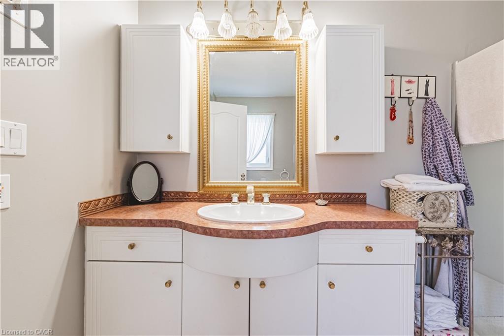 Photo 36 of 65 Mount Pleasant Drive, Hamilton ON