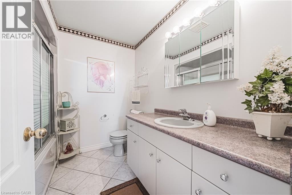 Photo 15 of 65 Mount Pleasant Drive, Hamilton ON