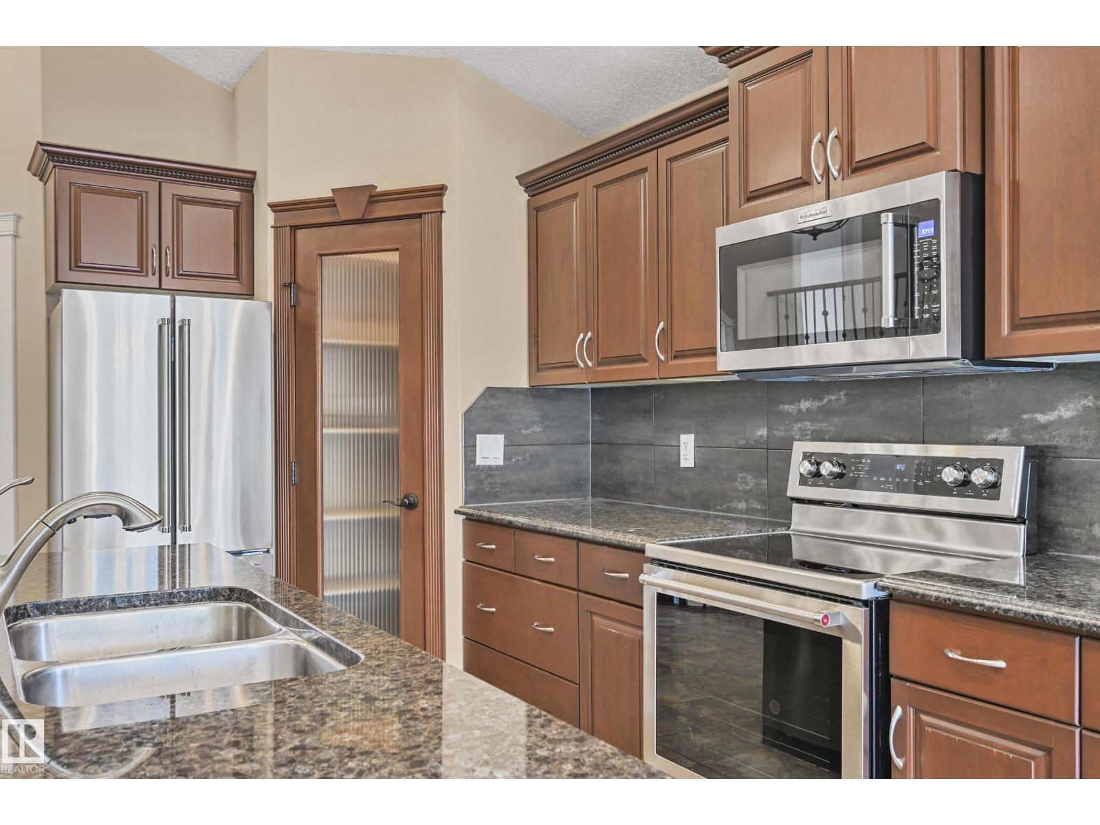 Photo 5 of 1213 Adamson Dr Sw, Edmonton AB