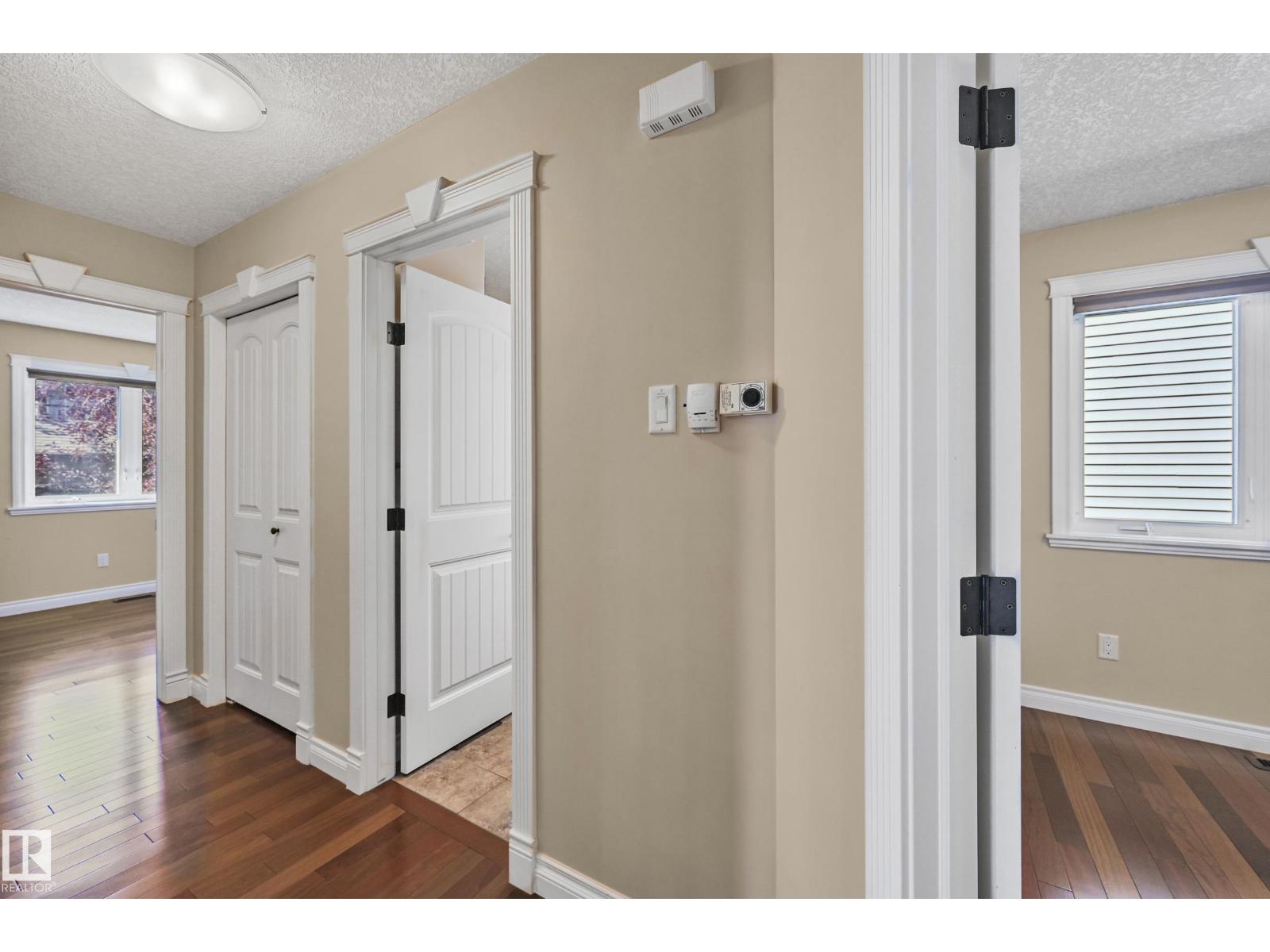 Photo 8 of 1213 Adamson Dr Sw, Edmonton AB