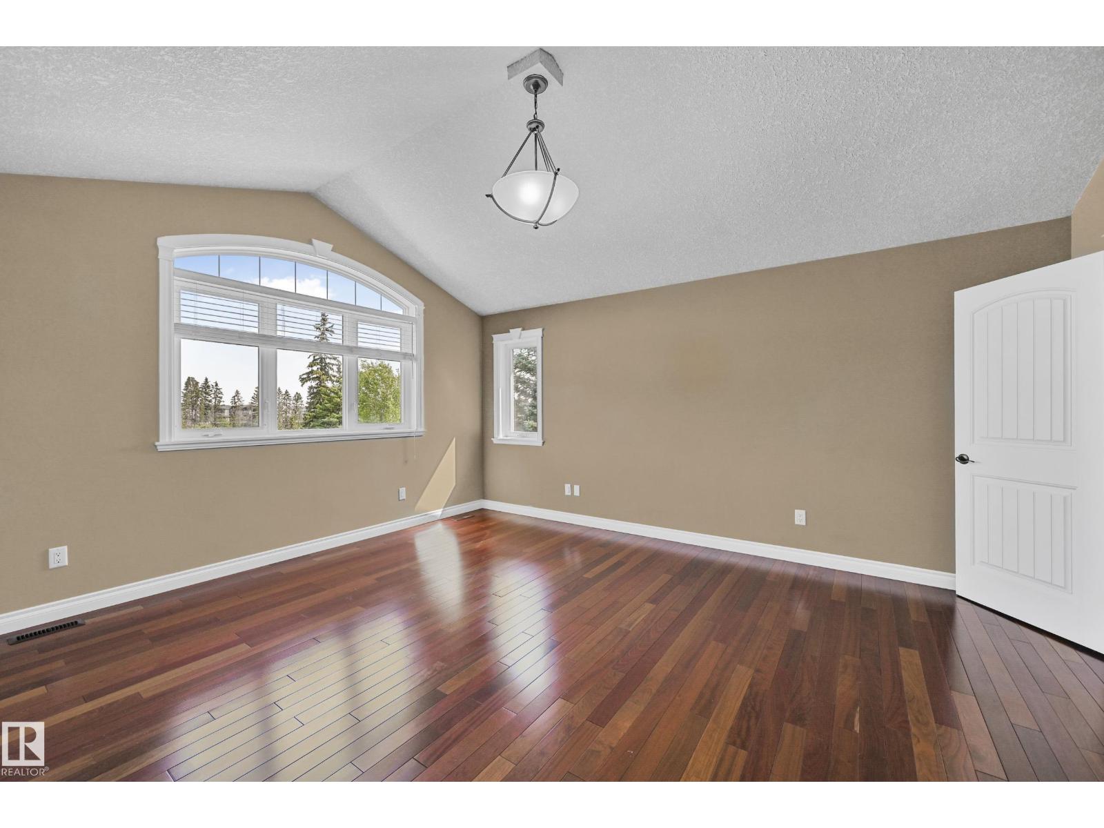 Photo 4 of 1213 Adamson Dr Sw, Edmonton AB