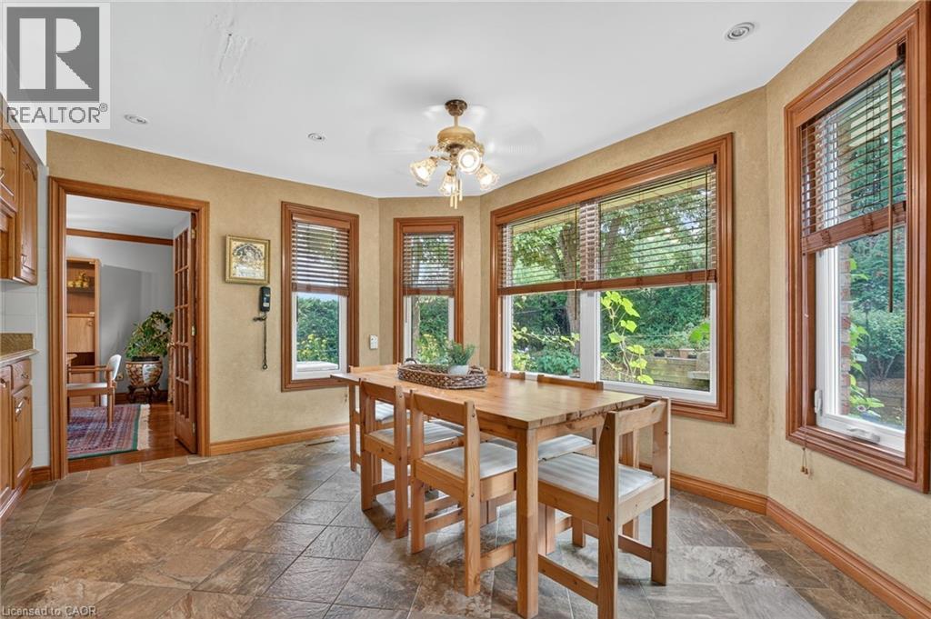 Photo 17 of 64 Summerdale Place, Ancaster ON