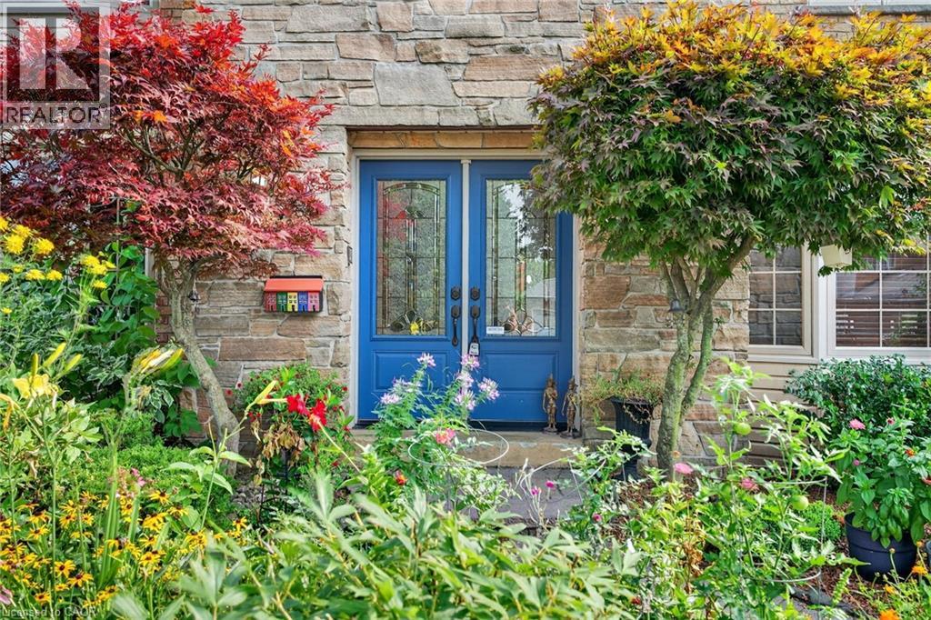 Photo 4 of 64 Summerdale Place, Ancaster ON