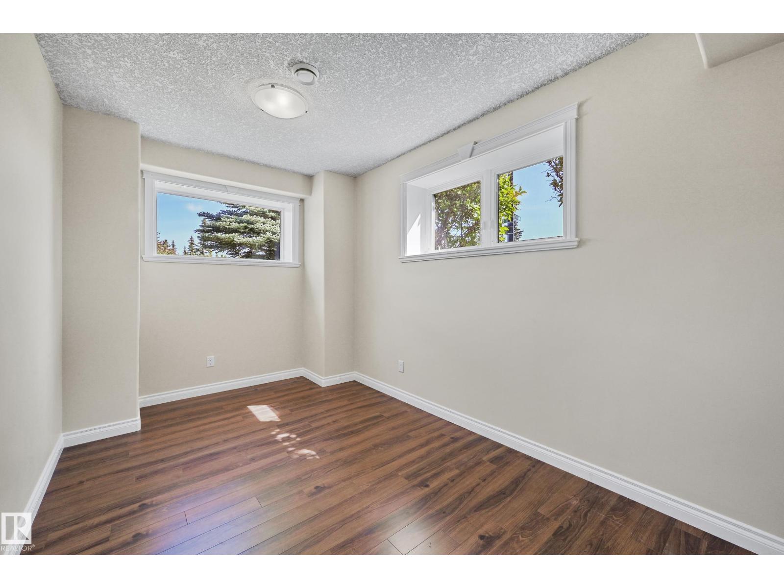 Photo 9 of 1213 Adamson Dr Sw, Edmonton AB