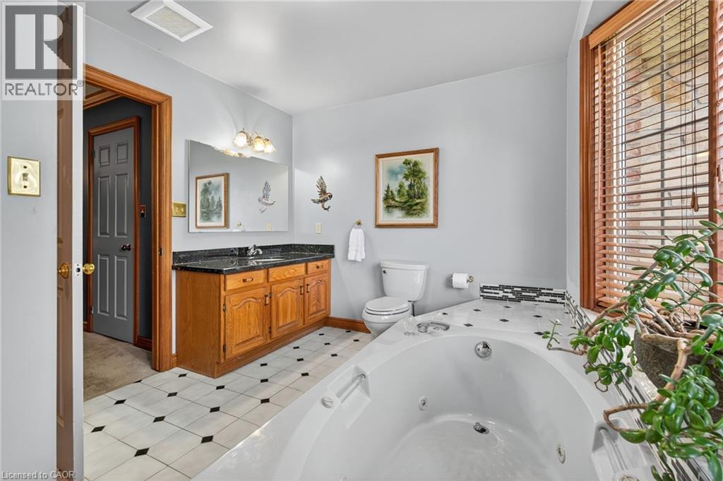 Photo 33 of 64 Summerdale Place, Ancaster ON
