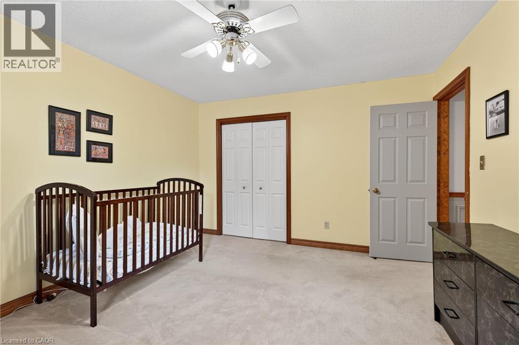 Photo 40 of 64 Summerdale Place, Ancaster ON
