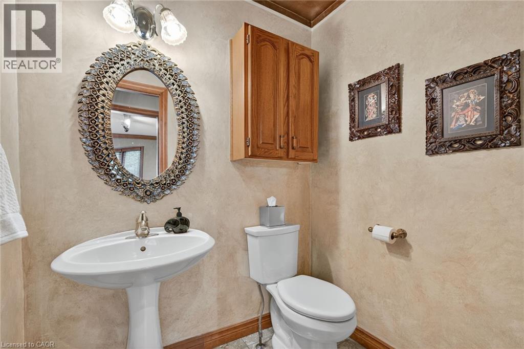 Photo 24 of 64 Summerdale Place, Ancaster ON