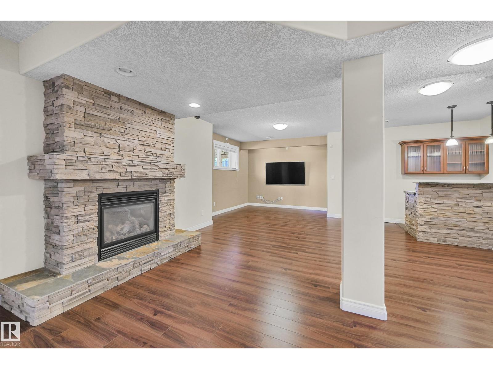 Photo 24 of 1213 Adamson Dr Sw, Edmonton AB
