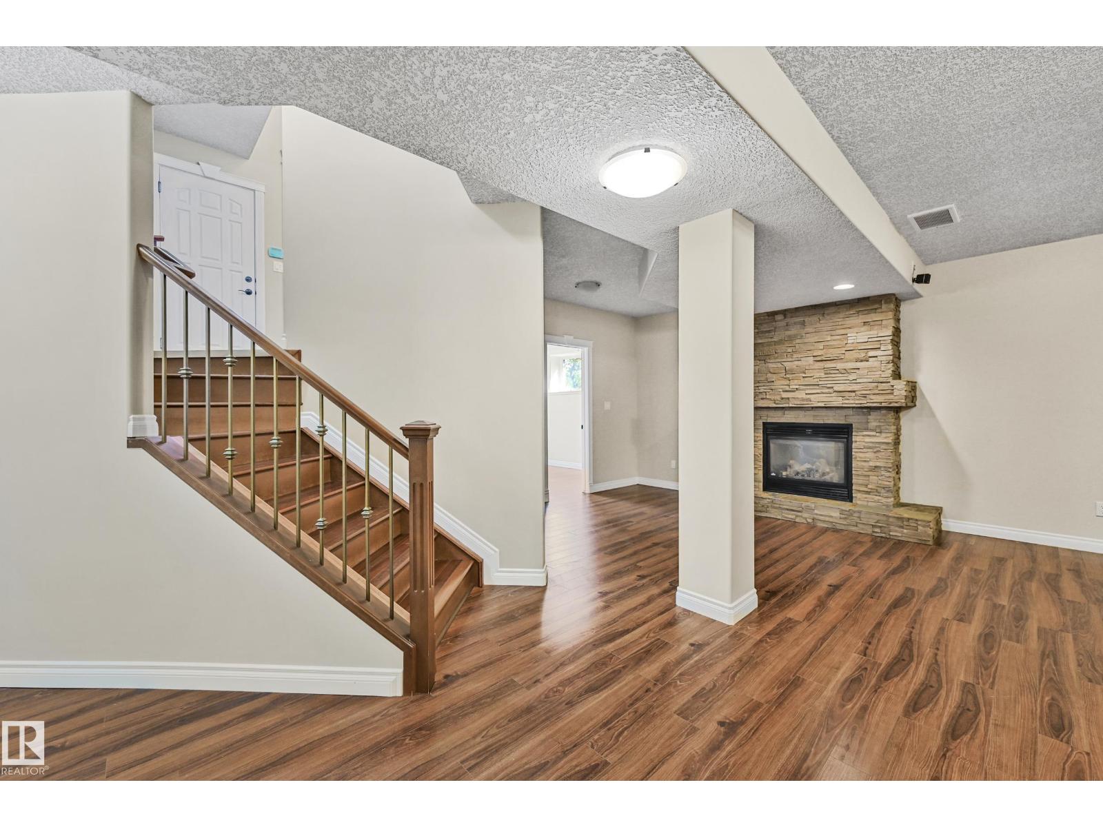 Photo 29 of 1213 Adamson Dr Sw, Edmonton AB