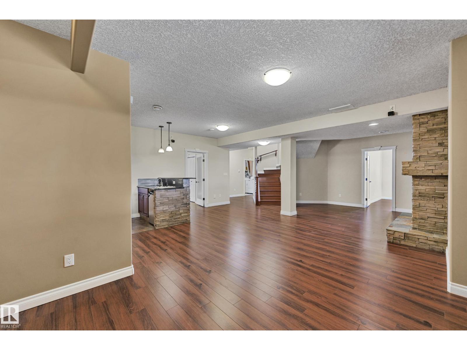 Photo 22 of 1213 Adamson Dr Sw, Edmonton AB
