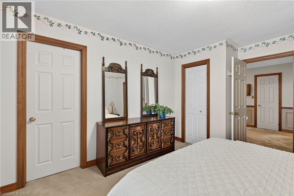 Photo 38 of 64 Summerdale Place, Ancaster ON