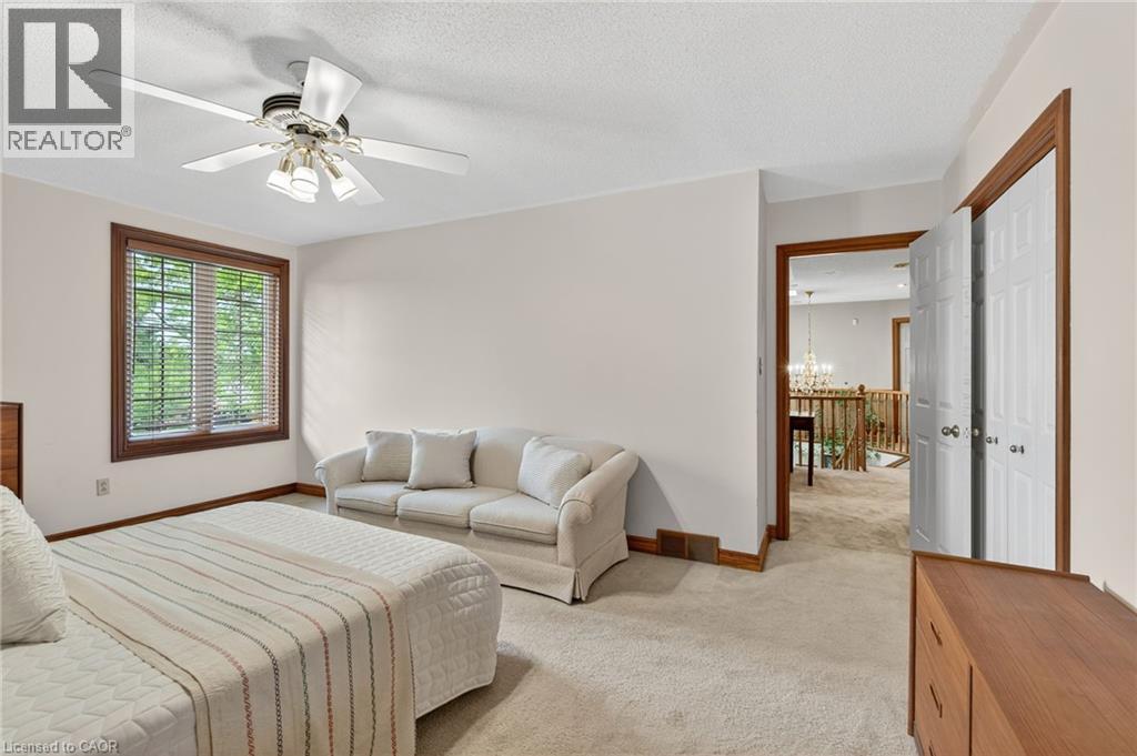 Photo 35 of 64 Summerdale Place, Ancaster ON