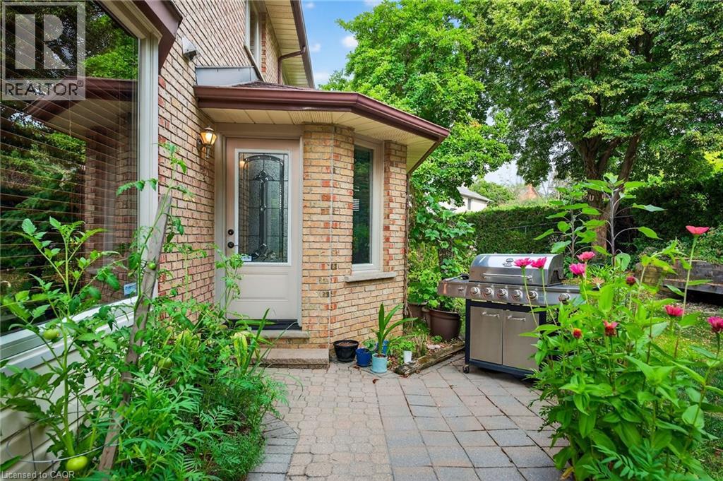 Photo 45 of 64 Summerdale Place, Ancaster ON