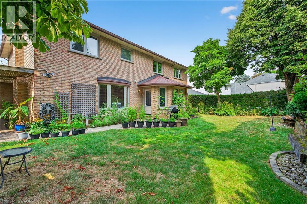 Photo 48 of 64 Summerdale Place, Ancaster ON