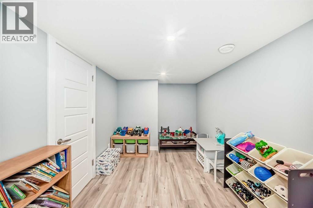 Photo 37 of 106 Kingfisher Crescent Se, Airdrie AB