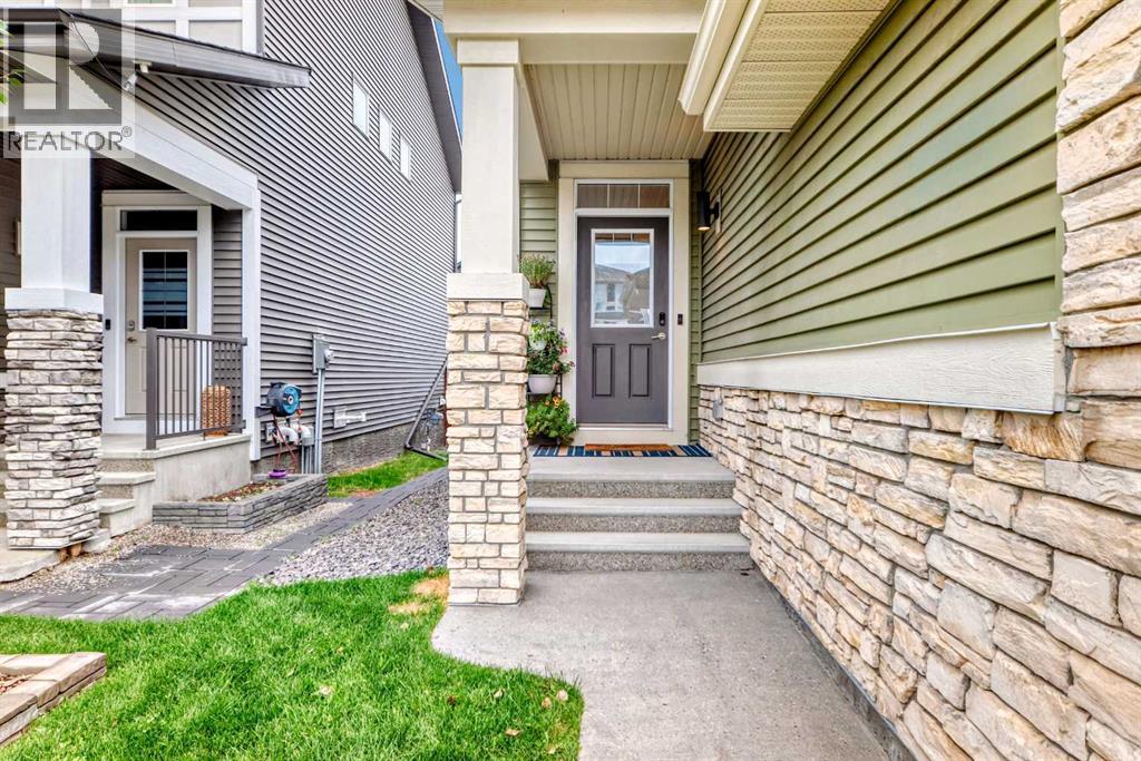 Photo 5 of 106 Kingfisher Crescent Se, Airdrie AB