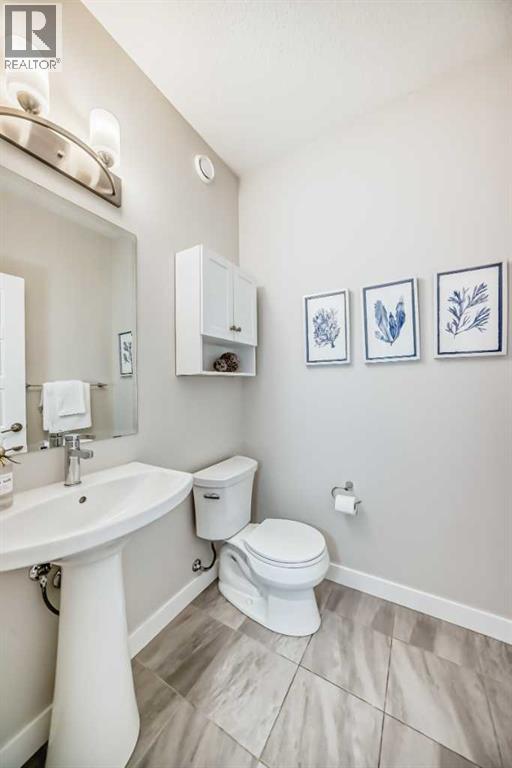 Photo 21 of 106 Kingfisher Crescent Se, Airdrie AB