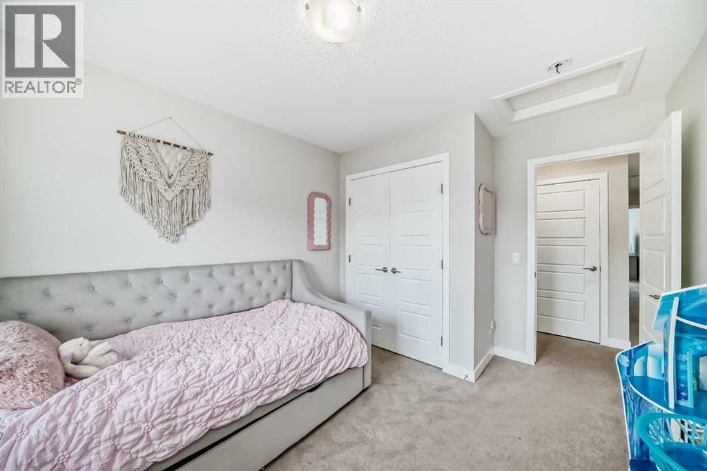 Photo 30 of 106 Kingfisher Crescent Se, Airdrie AB
