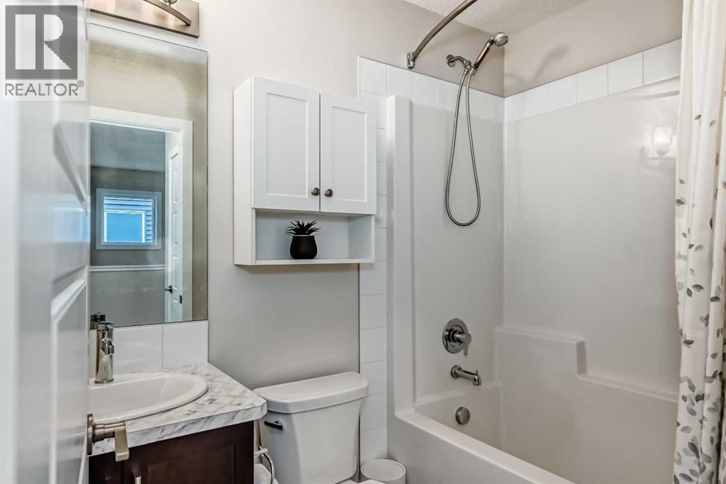 Photo 31 of 106 Kingfisher Crescent Se, Airdrie AB