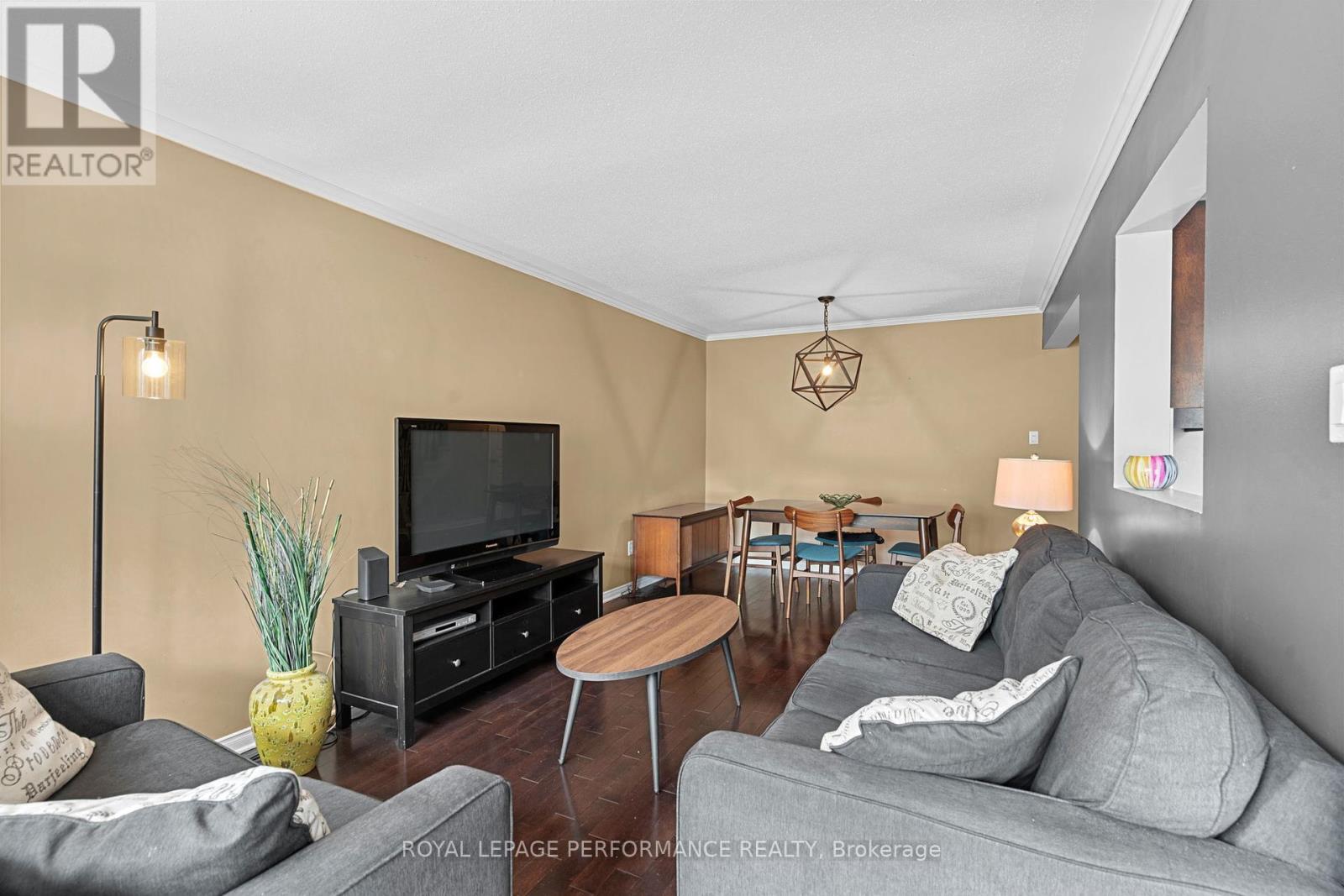 Photo 22 of 122 Osnabrook Private, Ottawa ON