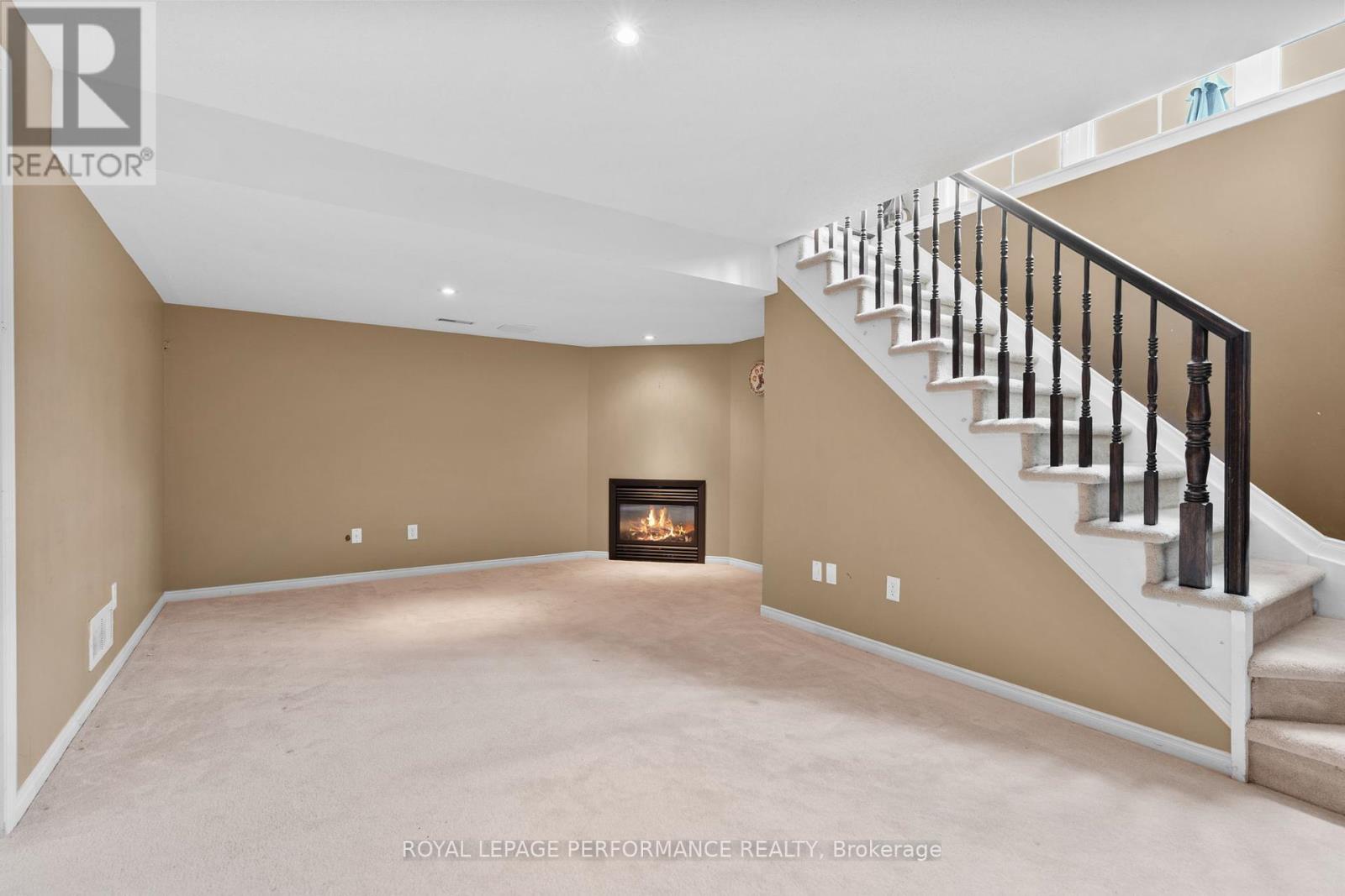 Photo 27 of 122 Osnabrook Private, Ottawa ON