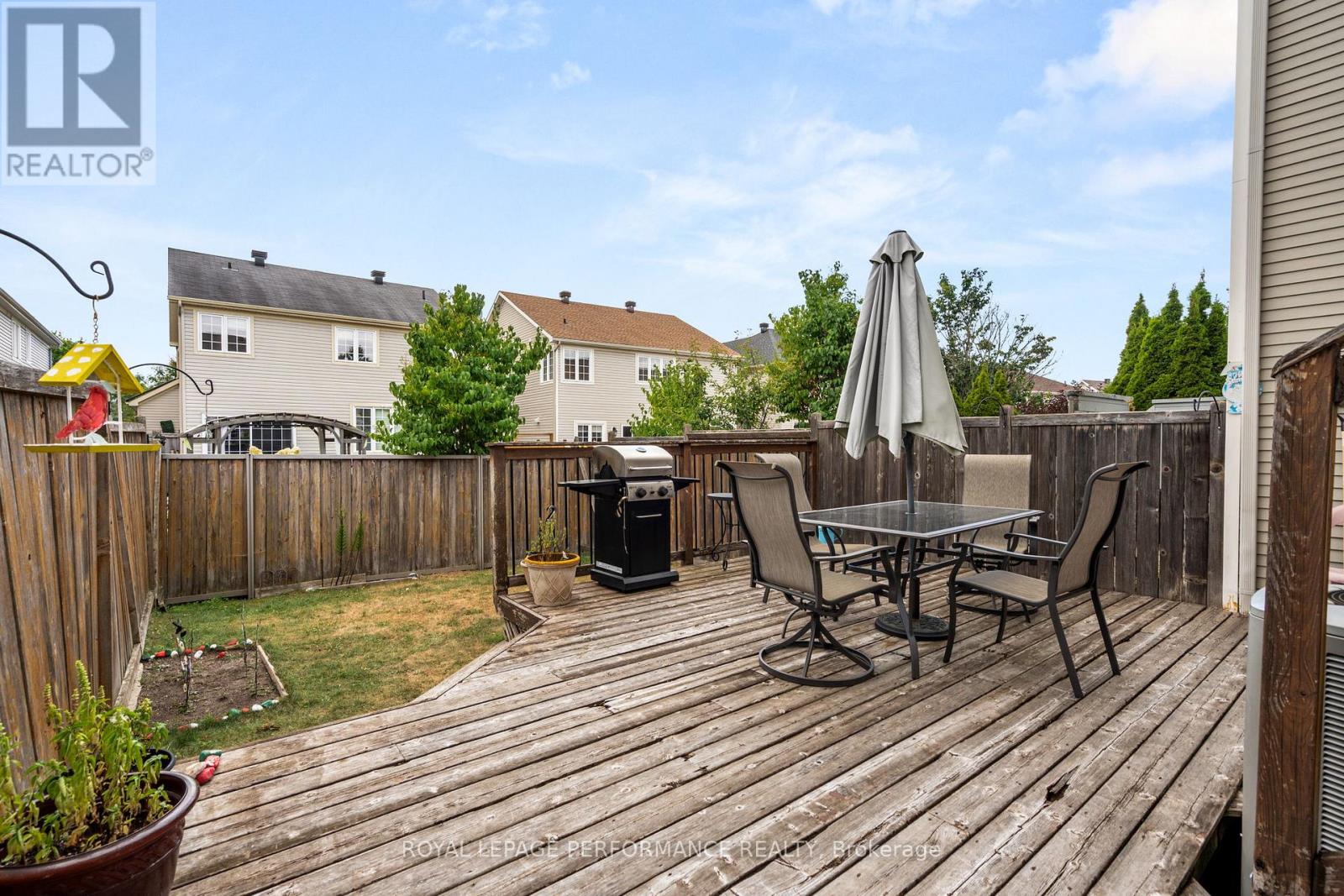 Photo 8 of 122 Osnabrook Private, Ottawa ON